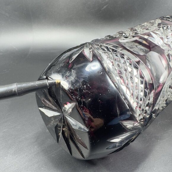 Vintage Amethyst Cut To Clear Glass Vase Portrait of Pope John Paul II Heavy VTG - Picture 7 of 16